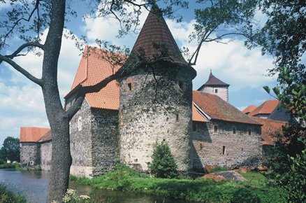 Picture: Správna budova Štátneho hradu Švihov